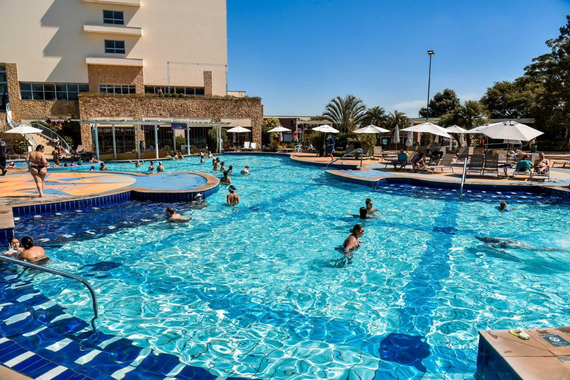 Bourbon Resort Atibaia Exterior photo The pool at the Hilton