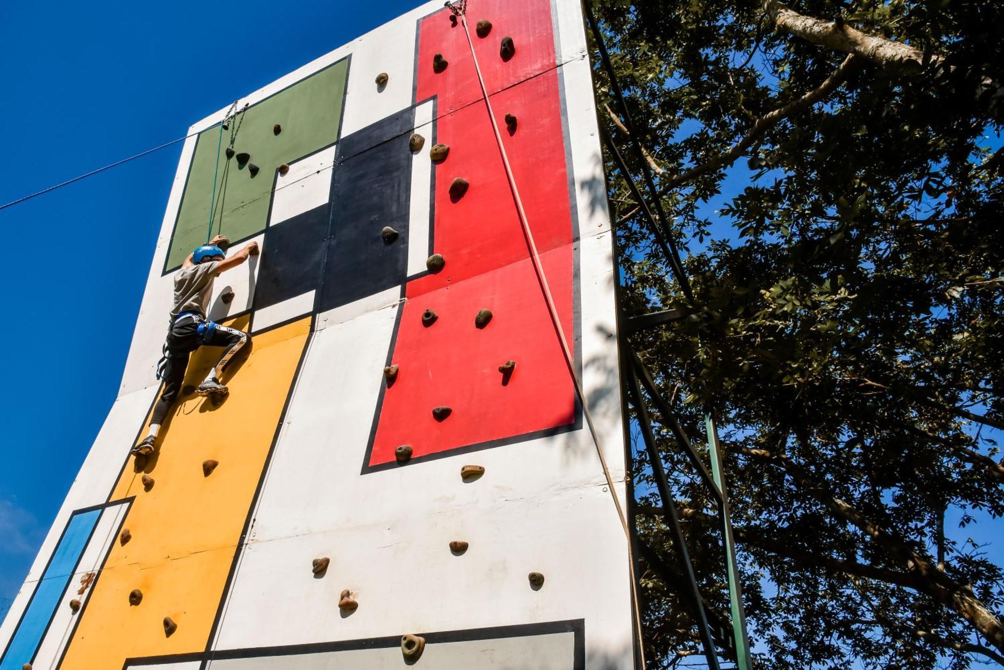 Bourbon Resort Atibaia Exterior photo Climbing wall at the 2013 World Scout Jamboree